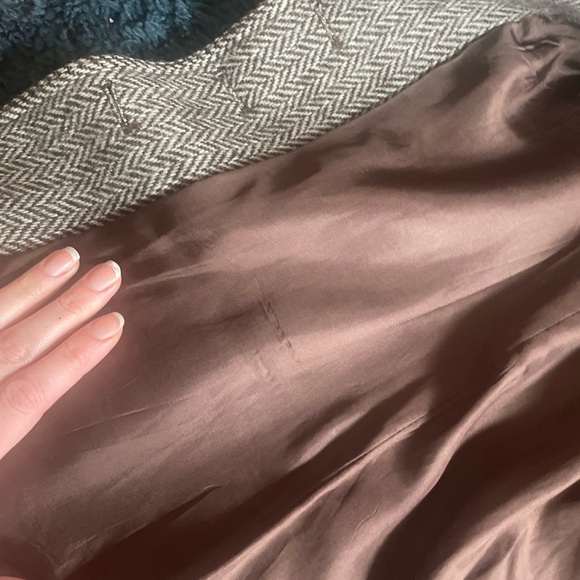 Gorgeous vintage blazer. Such beautiful details. - Picture 8 of 12